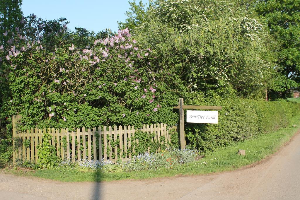 The Jockey Room Hideaway Spurstow Exterior foto